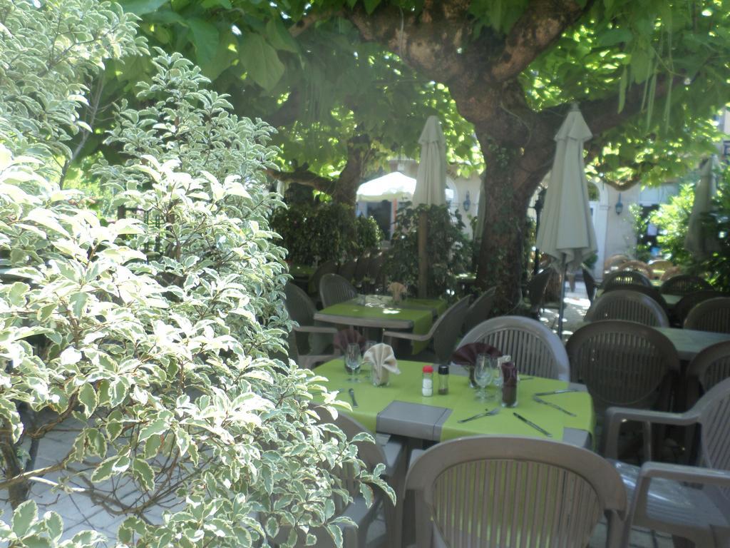 Appart'Hotel Les Tilleuls Saint-Macaire エクステリア 写真