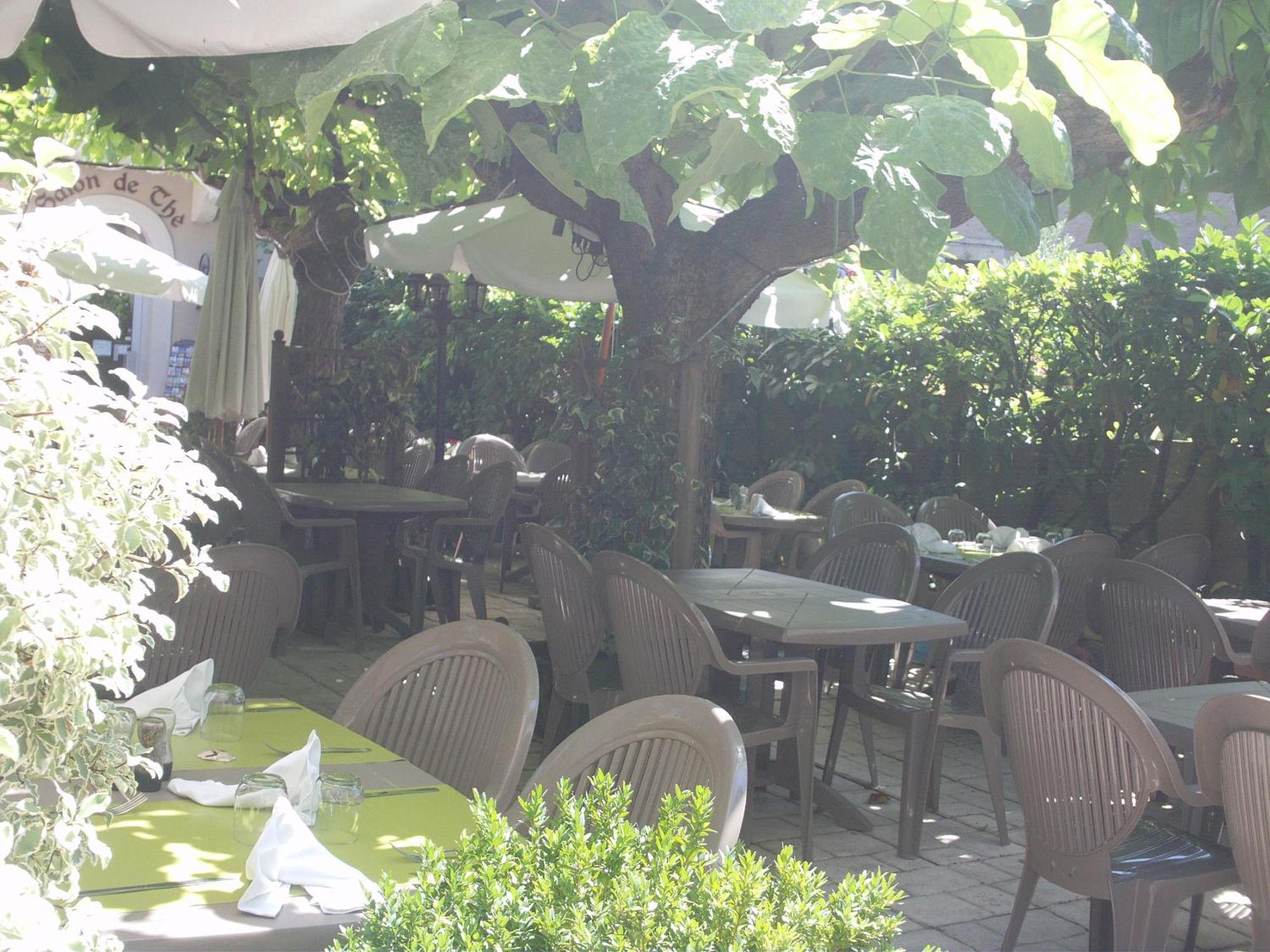 Appart'Hotel Les Tilleuls Saint-Macaire エクステリア 写真