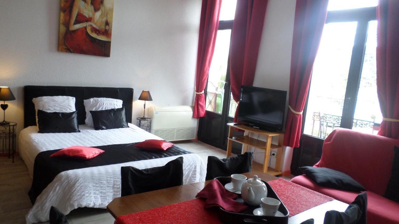 Appart'Hotel Les Tilleuls Saint-Macaire エクステリア 写真