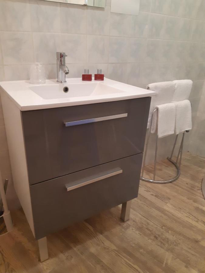 Appart'Hotel Les Tilleuls Saint-Macaire エクステリア 写真