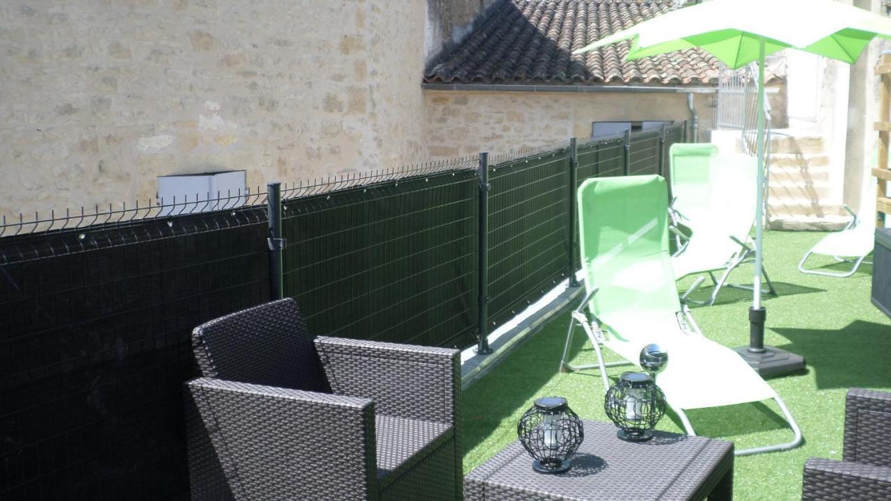 Appart'Hotel Les Tilleuls Saint-Macaire エクステリア 写真